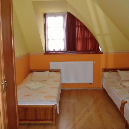 Kertvarosi Vendeghaz Oroshaza Exterior photo